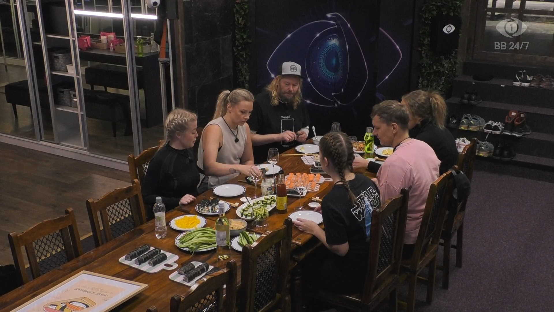 Asukkaat nauttimassa Asukkaat nauttimassa