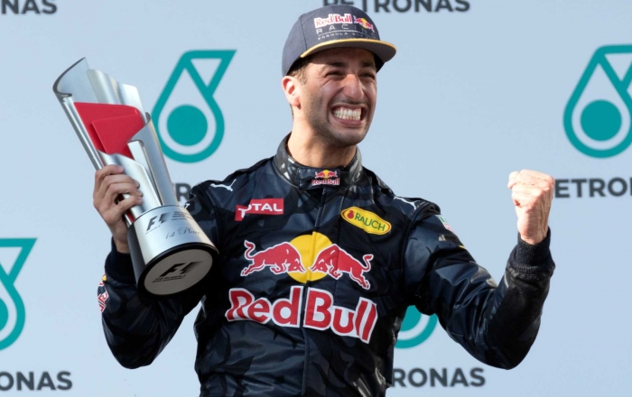 Ricciardo hautaa tulevaisuutensa Renaultille