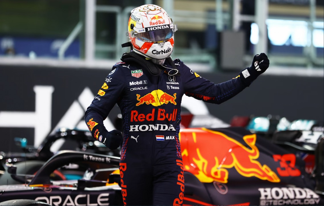 Max Verstappen tuuletti Abu Dhabissa mestarina. Kuva: Automotive Rhythms / Flickr.com.